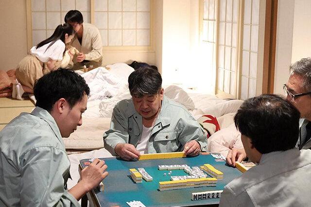 【借金タコ部屋凌辱】夫婦の絶望共同生活で妻が金のため体を捧げ、むさ苦しい男たちに屈辱の同居輪●地獄！